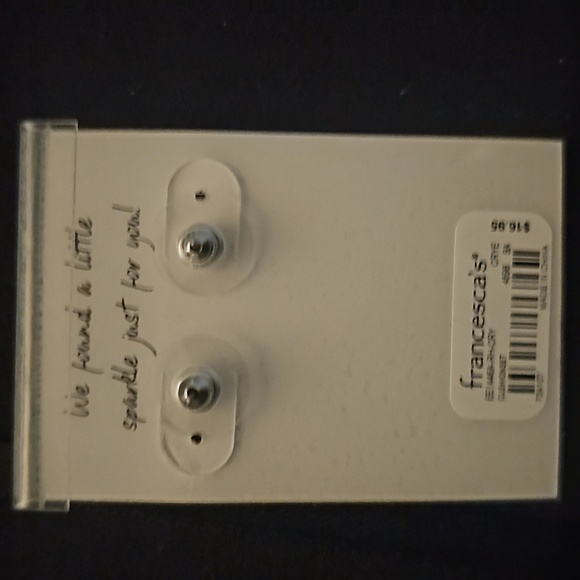 Sparkly diamond stud earrings - Picture 4 of 4